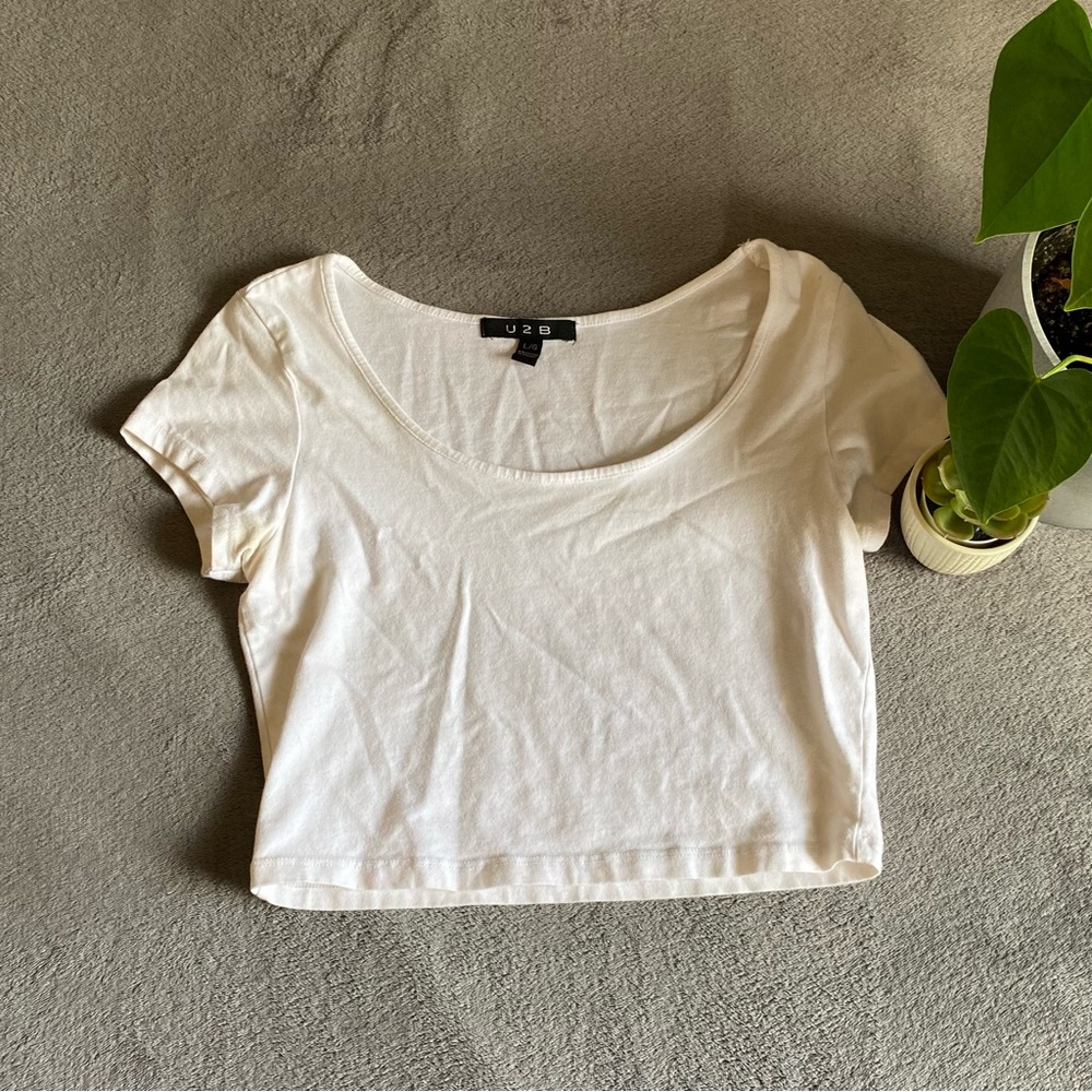 U2B basic white cropped t shirt size large